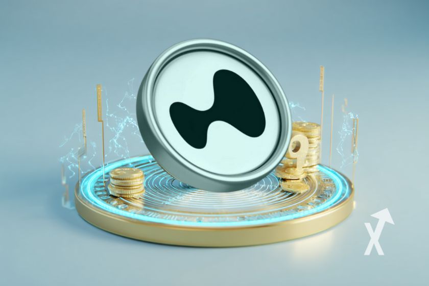 coin HYPE de Hyperliquid sur un socle avec des jetons en or sur fond bleu